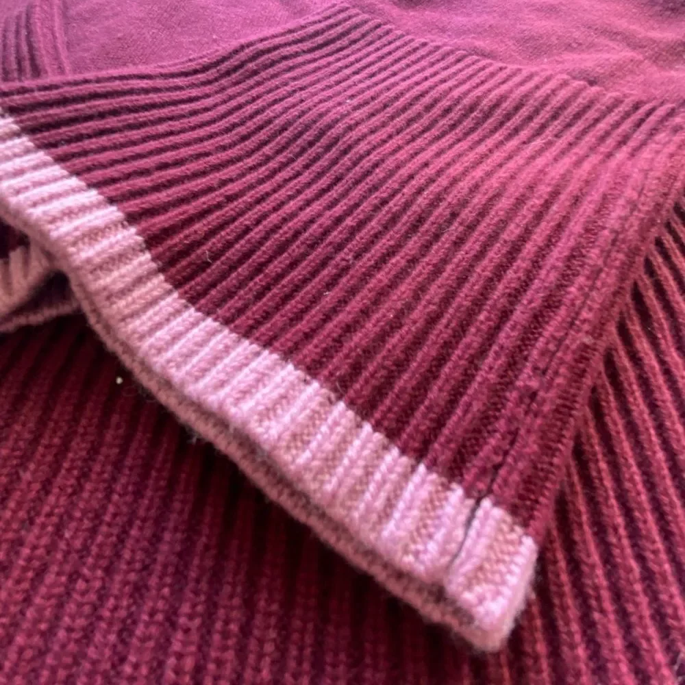 Tuckernuck Maroon Larsen Sweater Maroon Pink Medium Burgundy Bell Flowy - Picture 10 of 11